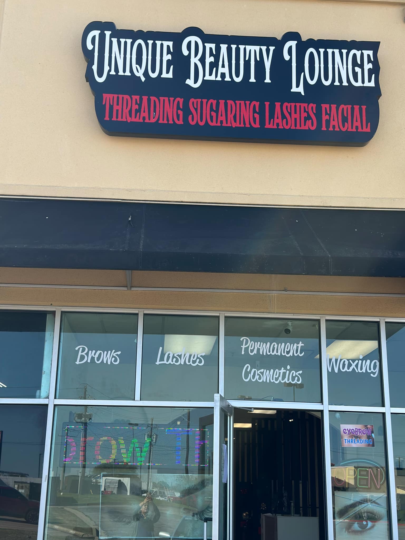 Unique Beauty Lounge Storefront